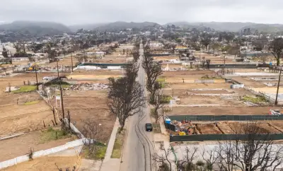 Los Angeles to halt 'disaster tourism' buses through Palisades fire zone