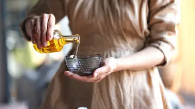 Olive oil shot craze explodes online, but doctor warns it's 'more hype than medicine'