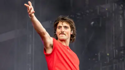 Benson Boone jokes his 'moonbeam ice cream' lyrics deserved Grammy nomination after snub