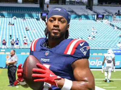 Patriots RB Antonio Gibson and his wife Tori announce a 4th child on the way