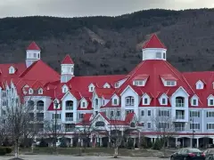 NH has one of the best ski hotels in the U.S., according to USA Today readers