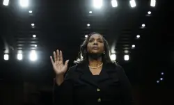 Trump pide a Corte Suprema orden de emergencia para remover a Lisa Cook de la junta de la Fed