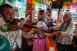 L.A. County offering cash back for shopping local through new gift card program