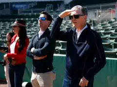 Red Sox reportedly expected to spend into luxury tax this offseason