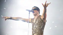 Yungblud cancels remaining tour dates on doctor's orders after concerning health test results