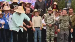 Maduro sings, dances and threatens to 'smash the teeth' of the 'North American empire'