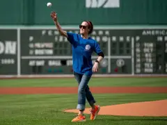 Active-duty Boston EMT dies after long illness