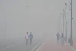Thick, hazardous smog blankets New Delhi after Diwali fireworks
